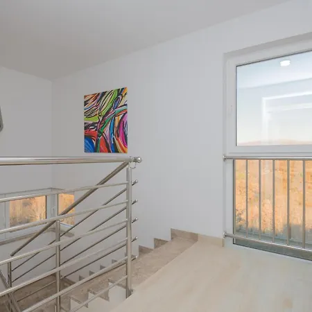 Stunning In With Wifi Holiday home