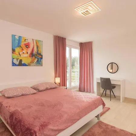 Holiday home Stunning In With Wifi *