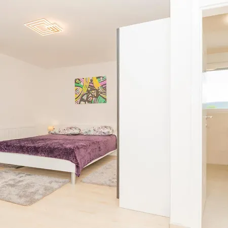 Stunning In With Wifi Holiday home